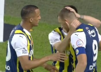 Džeko dvostruki strelac, Tadić promašio penal u pobjedi Fenerbahčea VIDEO