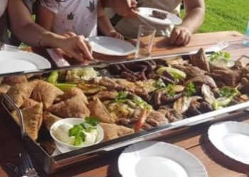 Da li je dozvoljeno jesti u restoranima u kojima se toči alkohol?
