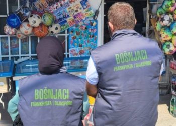 Lijep gest nekolicine naše Dijaspore, išli po prodavnicama i plaćali dug siromaha