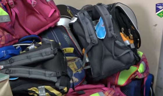 Tutin: Fondacija “Dobro srce” podijelila socijalno ugroženoj djeci rančeve za školu VIDEO