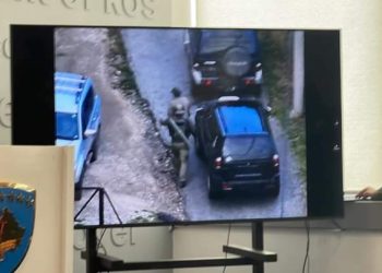 Kosovska policija objavila slike naoružanih i maskiranih ljudi oko manastira, sumnja se da su oni teroristi
