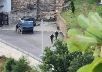 Kosovska policija objavila slike naoružanih i maskiranih ljudi oko manastira, sumnja se da su oni teroristi