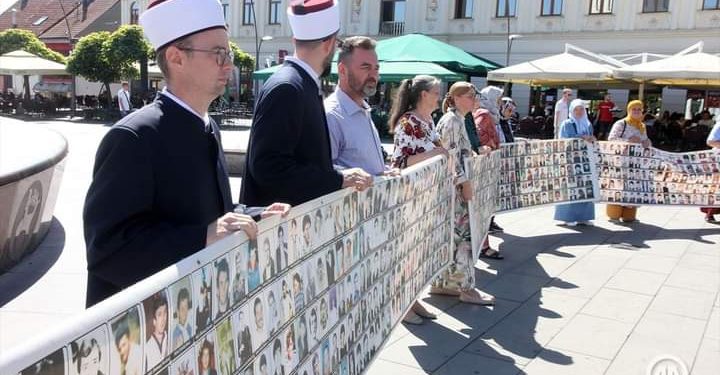Tuzla, Majke Srebrenice: Tražit ćemo svoje najmilije do posljednje kapi krvi