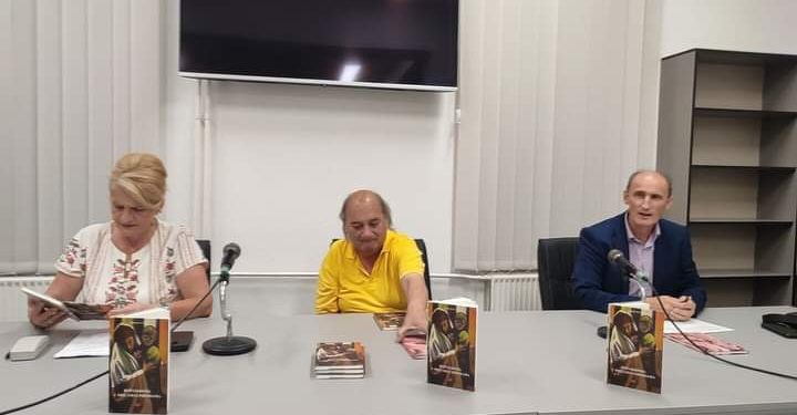 U Rožajama promovisana knjiga “Bošnjakinja u pričama i pjesmama” Čeda Baćovića
