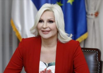 Zorana Mihajlović formirala  pokret: “Uvek za Srbiju” , sa njom još Šormaz i Pak
