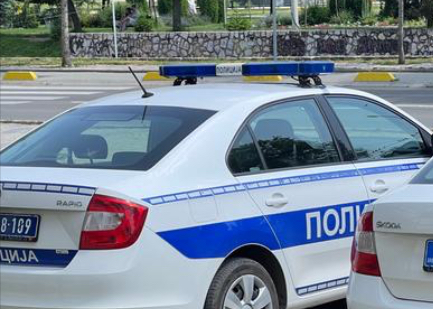 Novi Pazar: Osumnjičeni diler razbio staklena vrata i pobjegao iz tužilaštva