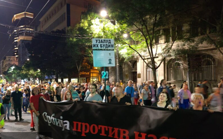 Završen 22. protest “Srbija protiv nasilja”, RTS obojen u boju pinka. VIDEO