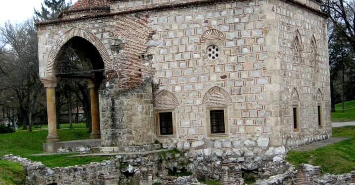Bali-begova džamija u Nišu, u sred tvrđave uzurpirana kao Galerija
