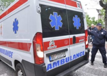Stariji mladići naterali dečaka (9) da pojede bombonu u kojoj je bila droga
