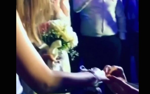 Prisustvovala svadbi pa uhvatila bidermajer i odmah je zaprosio momak VIDEO