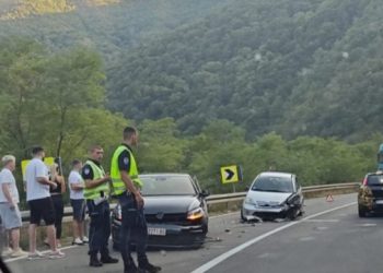 Udes na Ibarskoj magistrali, učestvovali citroen novopazarskih tablica i golf