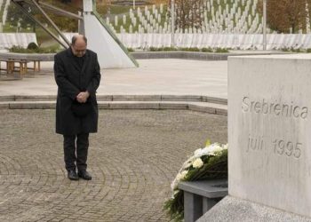 Schmidt održao konferenciju u Potočarima i saopštio niz odluka koje je donio, odgovorile majke Srebrenice