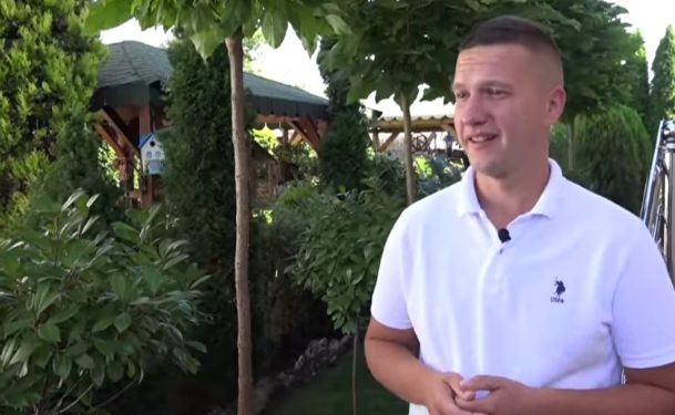 Saladin Radetinac sredio sopstveno dvorište, pa postao najpoznatiji baštovan u Novom Pazaru  VIDEO
