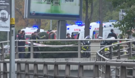Teroristički napad u centru Ankare, dvojica bombaša izveli napad. VIDEO