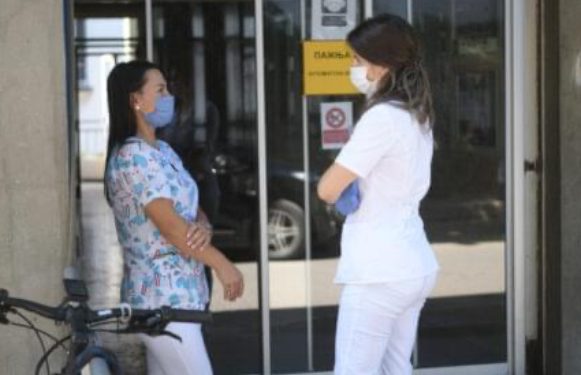 Korona uzvraća udarac, sve više o oboljelih. Da li nositi maske