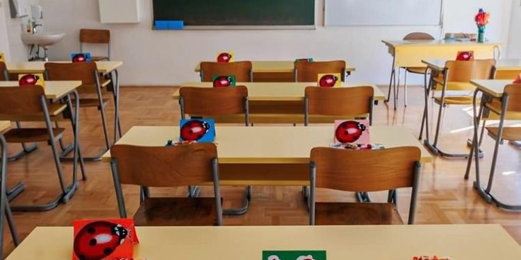 Svi prosvjetni sindikati  stupaju u štrajk, obavjestili ministarku