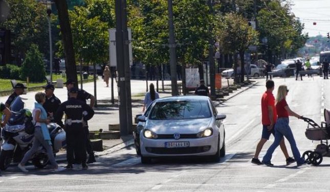 Danas počinje kontrola saobraćajne policije upotrebe mobilnih kod vozača i pješaka