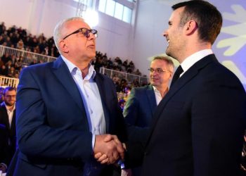 Velikosrpski pritisak pobjeđuje, koalicija EIS  i ZBCG sa četnikom na čelu Skupštine Crne Gore