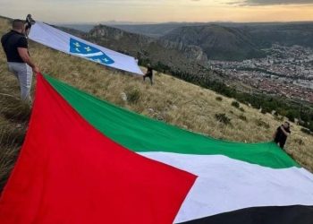 Mostar je uz narod Palestine, skok sa starog mosta i zastave iznad grada