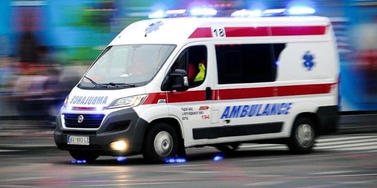 Direktan sudar na Ibarskoj magistrali, stradao mladić dok je troje povređenih