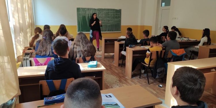 Selo Konjare u Makedoniji primjer lijepog suživota Albanaca i Bošnjaka, hitna na dva jezika