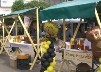 Novi Pazar: Na gradskom šetalištu se održava manifestacija “Dani meda”