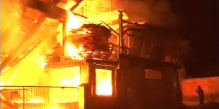NOVI PAZAR: Izgorela fabrika “ Dekor “