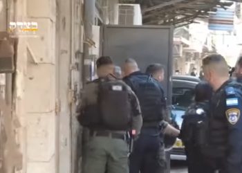 Okupatofska policija tuče i svoje građane koji osuđuju agresiju i teror VIDEO