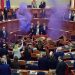 Incident u parlamentu Albanije, prekinuta sjednica nakon prevrtanja stolica u sali