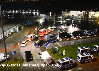 Talačka kriza traje na aerodromu u Hamburgu, pregovori cijelu noć trajali bezuspješno