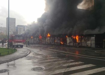 Sarajevo: Izgorela cijela pijaca u naselju Otoka, radnici u suzama