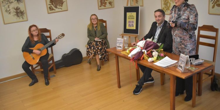 Prijepolj: Održana promocija knjige “Šećer sokakom” Indire Hadžagić Duraković