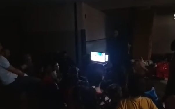 Djeca Gaze na trenutak pokušavaju izliječiti traume gledajući cetaće