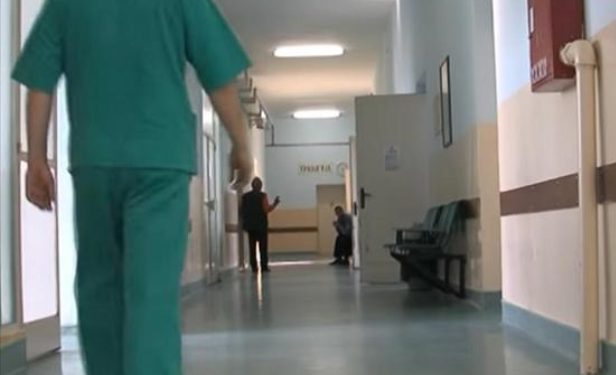 Trudnica se porodila u kupatilu, nije osjetila da je beba ispala u wc šolju i umrla
