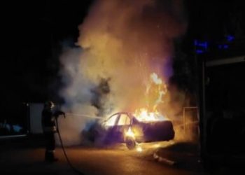 Potpredsjednici opštine Leposaviće zapaljen automobil