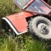Jedna osoba poginula a tri povređene, kada je traktor sletio i prevrnuo sa puta
