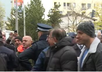 Udruženje boraca RS protestovalo protiv obilježavanja Dana BiH, izviždali Konakovića i Nikšića