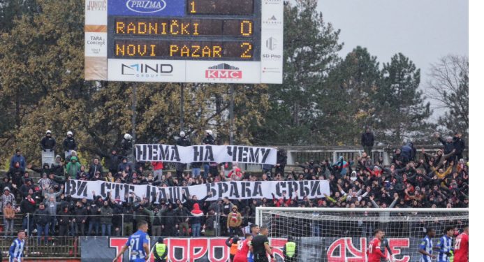 Velikosrpski nacionalizam u režiji navijača Radničkog, na zahvalu pazaraca uzvikivali imena ratnih zločinaca