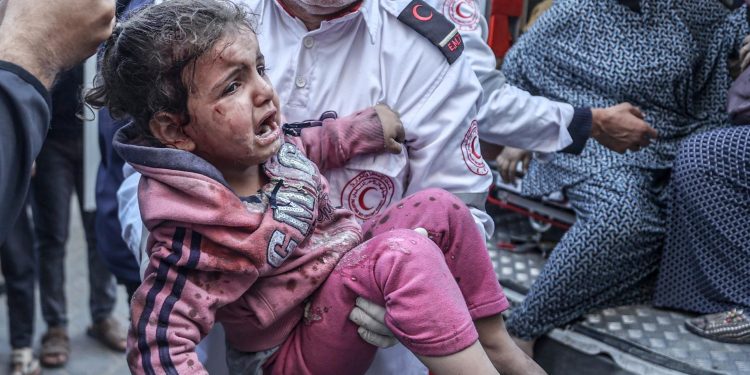 Izraelski agresori bombardovali Gazu iz aviona i brodova