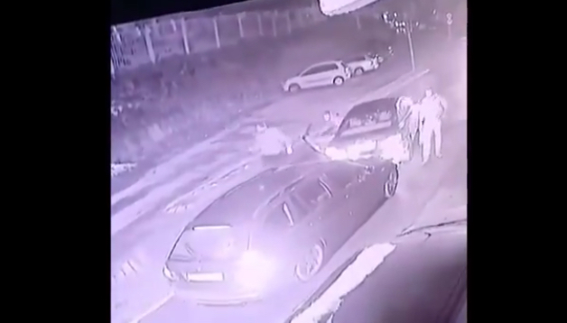 Još jedan vandalizam u Novom Pazaru, muškarca pretukli pored žene i malog djeteta