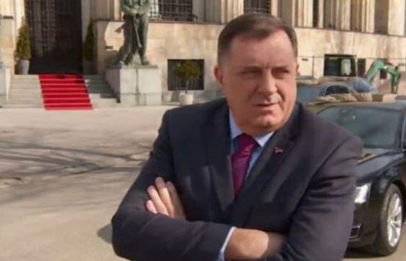 Suđenje Dodiku i Lukiću danas u 13 sati, pred sudom protestuju veterani iz RS