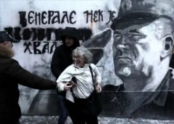 Aida Ćorović pravosnažno osuđena zbog gađanja jajima mural ratnom zločincu Ratku Mladiću