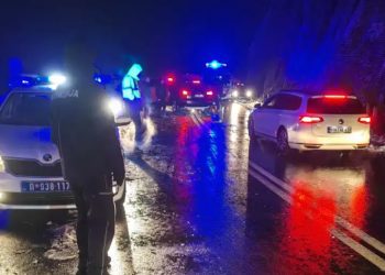 Trudnica podlegla povredama dok se djetetu i ocu bore za život, posljedice sletanja u Ibar