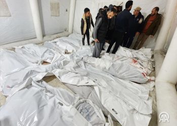 U vazdušnom napada izraelskih agresora na izbjeglički kamp u ubijeno 70 Palestinaca
