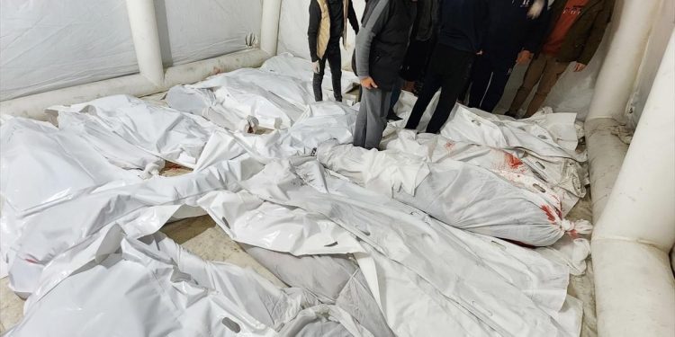 U vazdušnom napada izraelskih agresora na izbjeglički kamp u ubijeno 70 Palestinaca