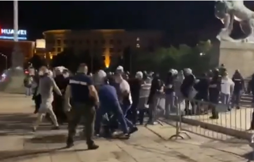 Dešavanja proteklih dana i mjeseci podsjećaju na vrijeme Miloševića, Banjska i tuča demonstranata