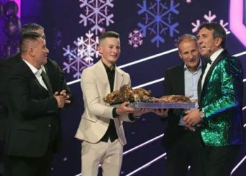 Safet Papić iz Sjenice oduševio žiri i Žiku nastupom, donio pečeno jagnje- NIKAD NIJE KASNO