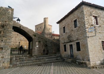 Mnogi turistu borave ljeti u Ulcinju i obiđu Stari grad, ali malo ko zna za džamiju-crkvu u centru
