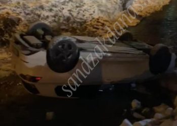 Novi Pazar: Saobraćajna nesreća kod Stambol džamije, auto sletjelo u Trnavicu