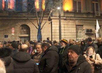 Više hiljada na protestu Srbija protiv nasilja u Beogradu zbog izborne krade